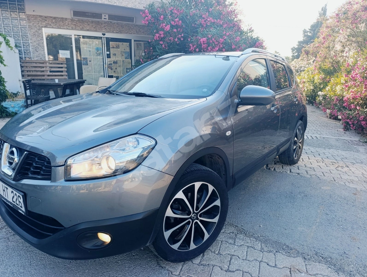 2012 CAM TAVANLI 86000 KM DE OTOMATİK VİTES HATASIZ 1 BOYA