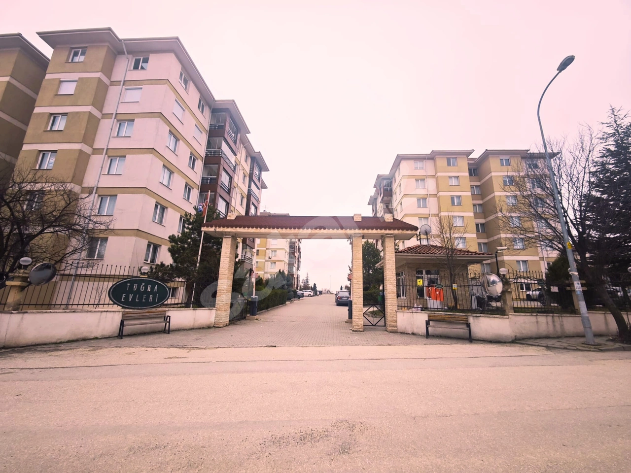KW ALLES'TEN BATIKENT MAHALLESİ LİMAN CADDESİ TUĞRA EVLERİ SİTESİNDE SATILIK 3+1 DAİRE