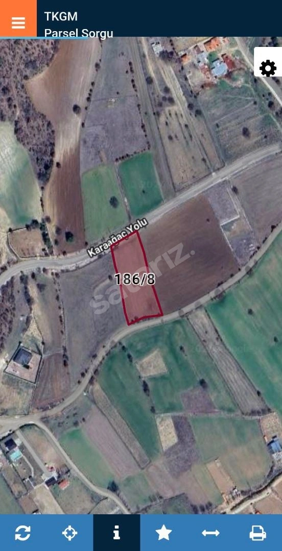 YEŞİLKARAĞAÇ MAHALLESİNDE YOLA CEPHE. 4210 M2 SATILIK TARLA