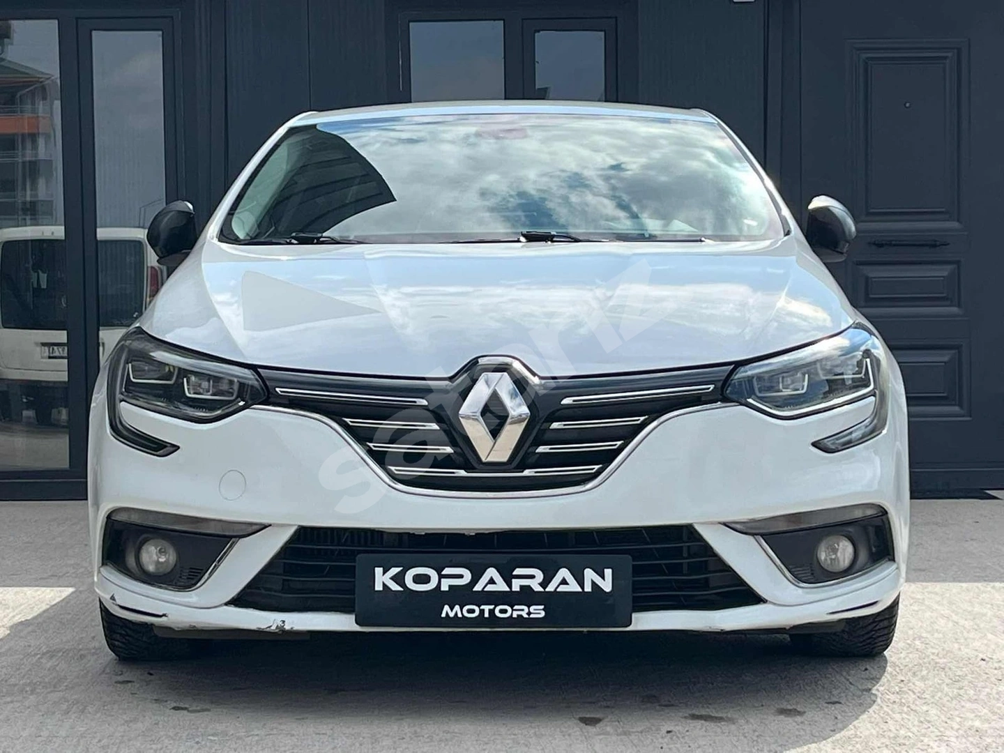 KOPARAN 2017 MEGANE İCON /3 AY ERTELEMELİ VEYA %0.49 FAİZ ORANI