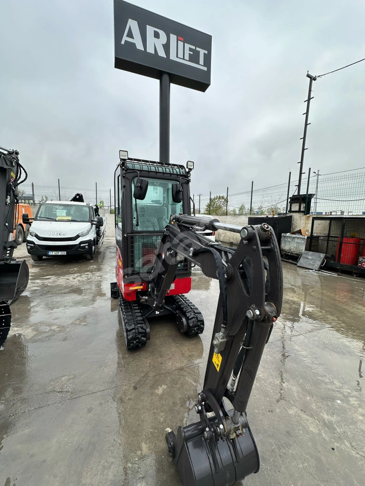 HİBOL XN20B (CAB) 2 TON KUB0TA MOTORLU KABİNLİ KEPÇE