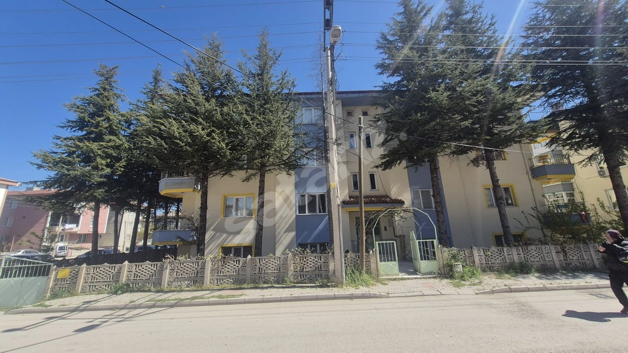 KARACAEMLAK EŞREFPAŞA MH 3+1 130M 3.KAT TEMİZ BAKMLI GÜNEY CEPHE