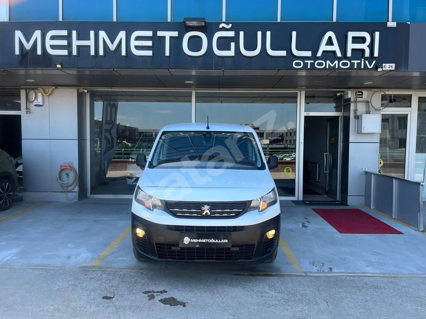 FULL+FULL GERİ KAMERALI SERVİS BAKIMLI KART TAKSİT TAMAMI KREDİ.