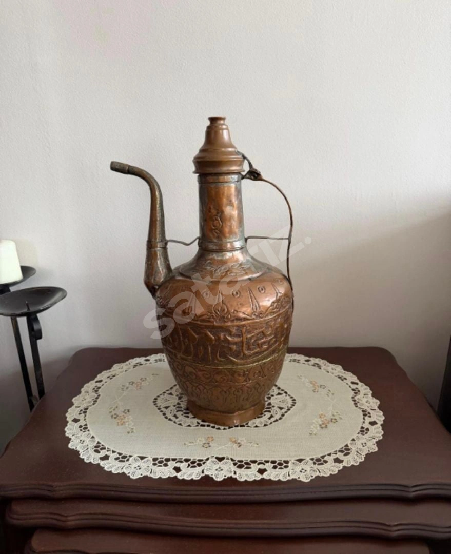 Antika El İşlemeli Bakır Güğüm