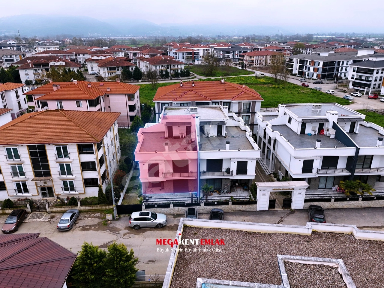 YAZLIK'DA METROBÜS YOLUNA YAKIN ULTRA LÜKS DUBLEKS VİLLA