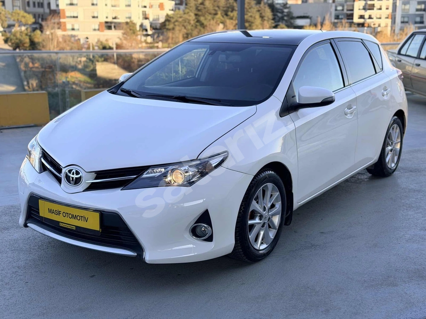 2015m 72000 km TOYOTA Auris 1.6 Advance Skypack Multidrive S