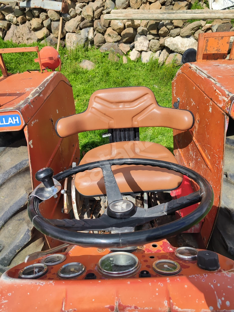 Massey Ferguson 158 Orijinal Yağlı Firen 4 vites 4 silindir Ara şanzımanlı Köşeli kovan delikli pedal