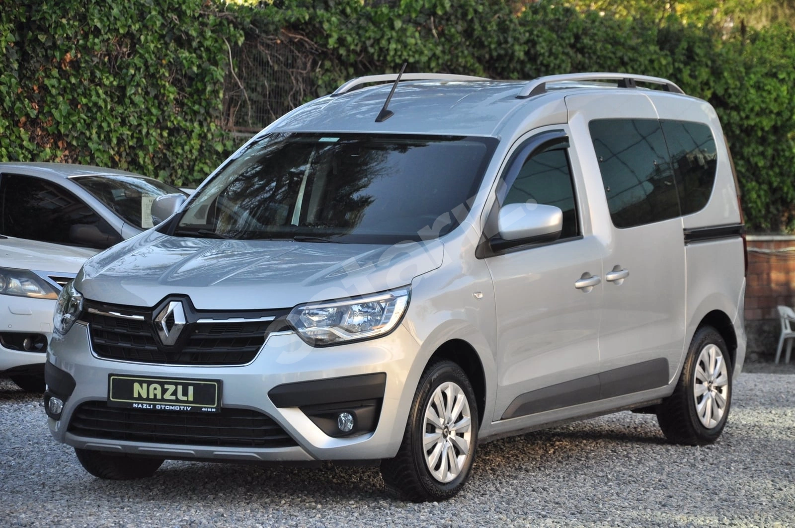 2023 RENAULT EXPRESS (senetle taksitlendirme seçeneğimiz vardır)