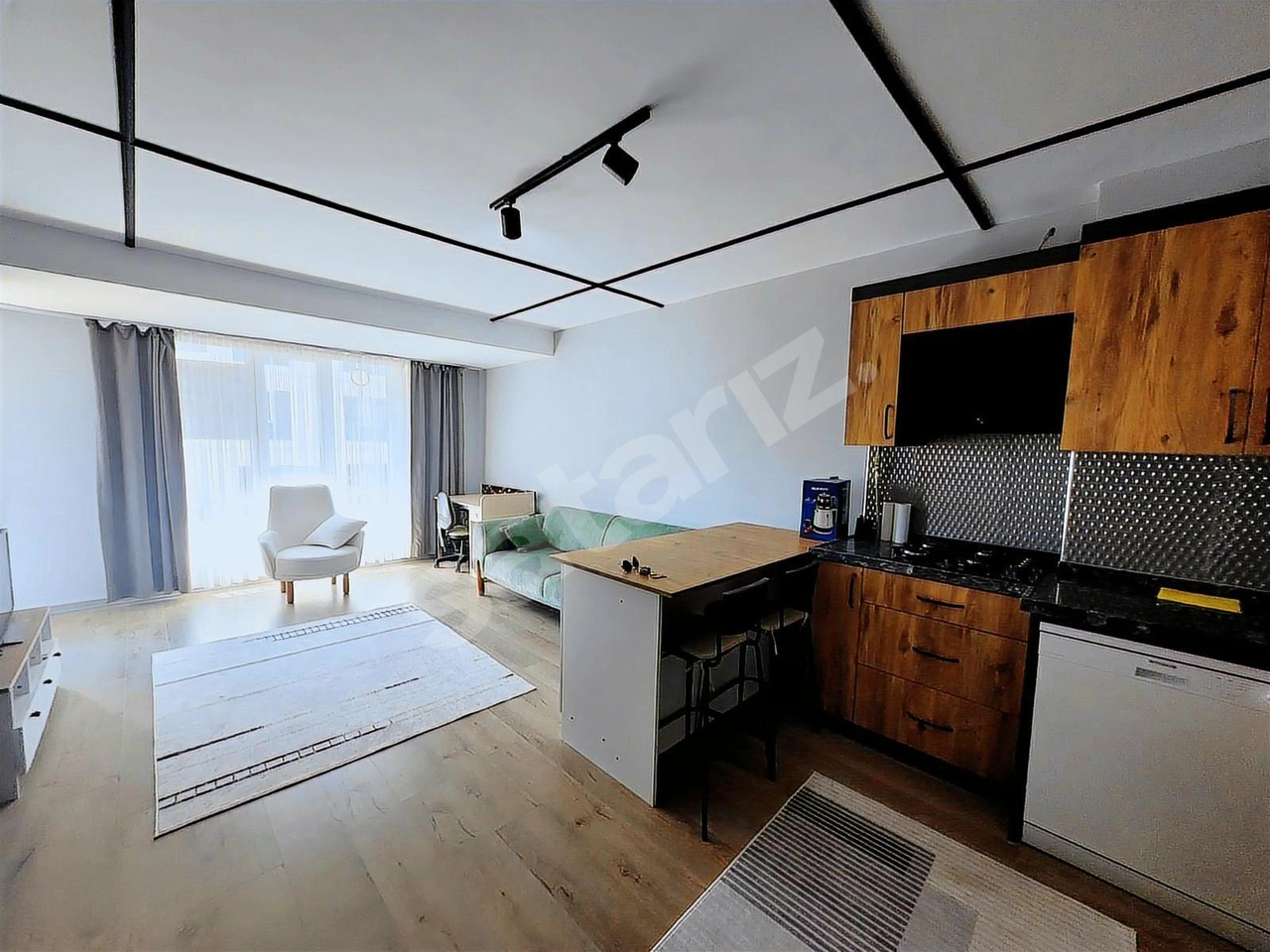 REMAX SEVCAN GÜRLEVİKTN KÖRFEZDE EŞYALI 55M2 LÜKS KİRALIK DAİRE