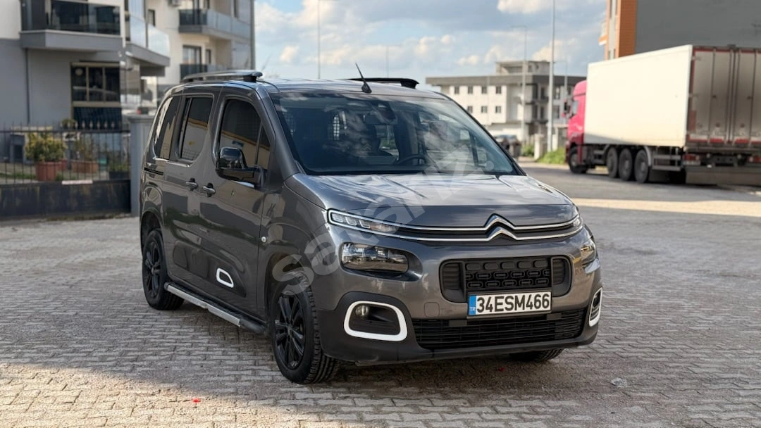 TAKAS OLUR SAHİBİNDEN Hatasız Boyasız 2021  Berlingo DÜŞÜK KM