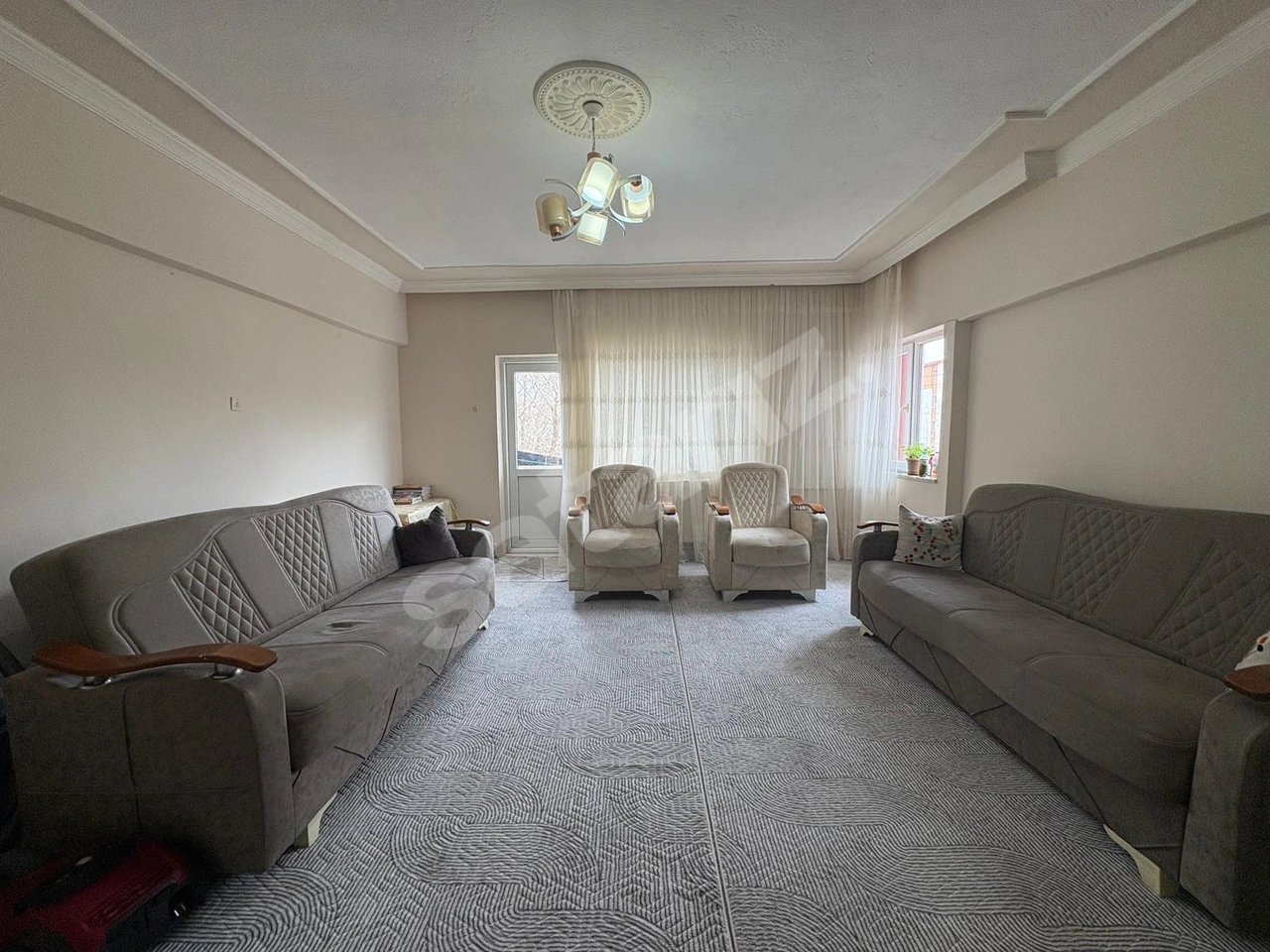 BELSİN CADDE ÜZERİ TRAMVAY YAKINI SATILIK 3+1 KOMBİLİ DAİRE