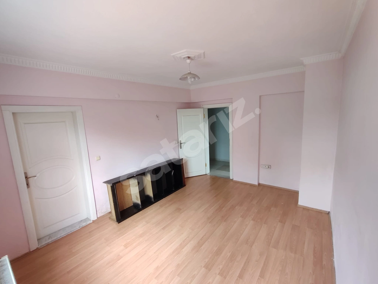 BOLVADİN MERKEZ KAYMAZ MAHALLESİNDE 3+1 SATILIK DAİRE