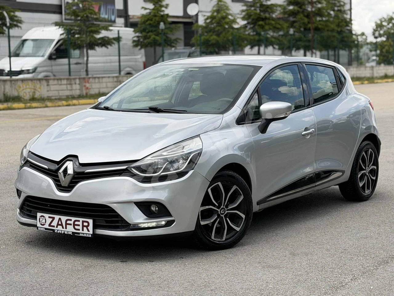 ZAFERDEN 2017 RENAULT CLİO OTOMATİK 1.5DCI TOUCH SERVİS BAKIMLI
