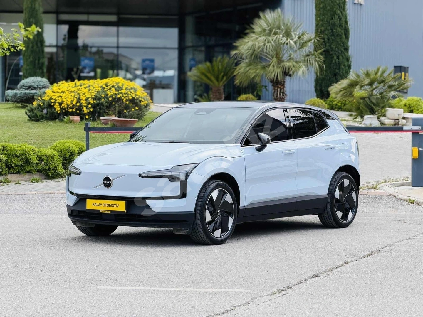 VOLVO EX30 6.100 KM DE HATASIZ BOYASIZ ÇİZİKSİZ TRAMERSİZ