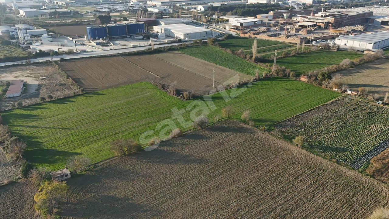 PEK EMLAKTAN İMARA 1 PARSEL 9700 m2 SATILIK TARLA