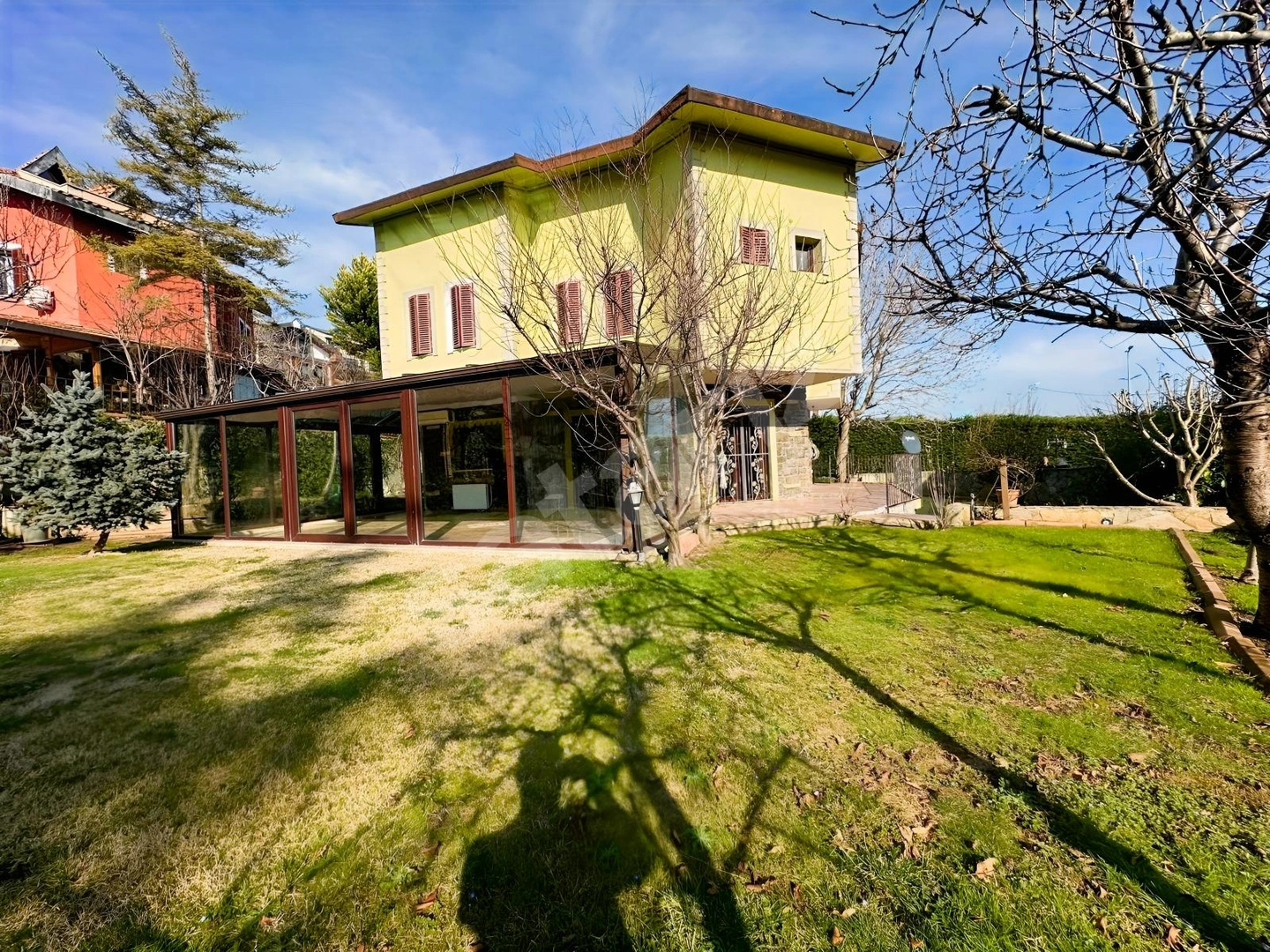 Zekeriyaköy Ana Cadde'de Butik Site İçi Kiralık Müstakil Villa