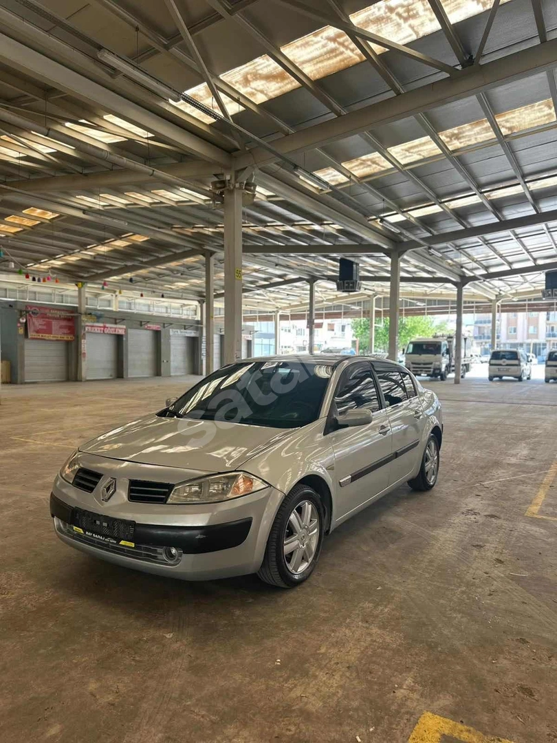 DEMİR AUTO'DAN DEGİŞENSİZ MEGANE 1.6 dynamique 240 binde