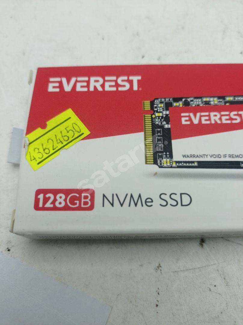 128gb M2 SSD Kutusunda