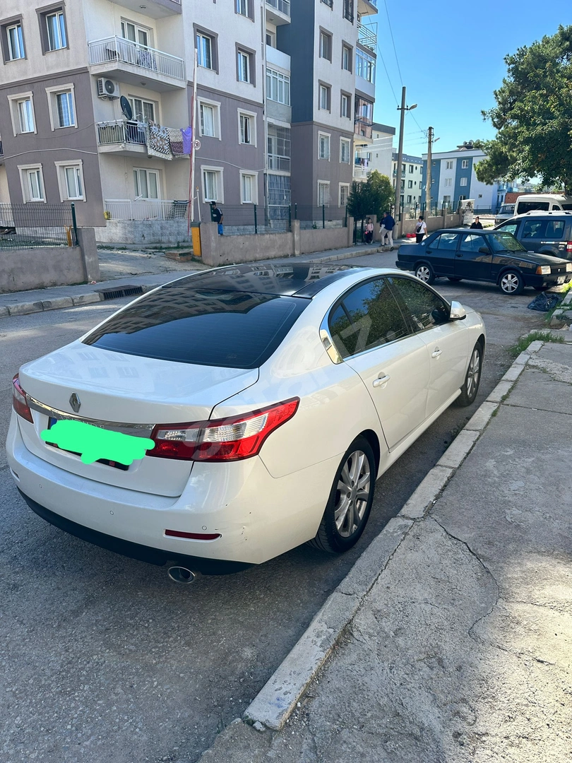 3. Sahibinden Temiz Renault Latitude 2.0 dCi Executive 2011 Model